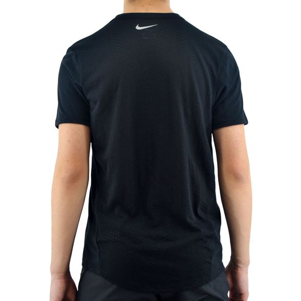 remera nike tailwind