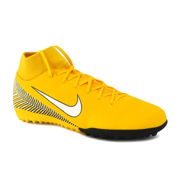 botines naranjas nike