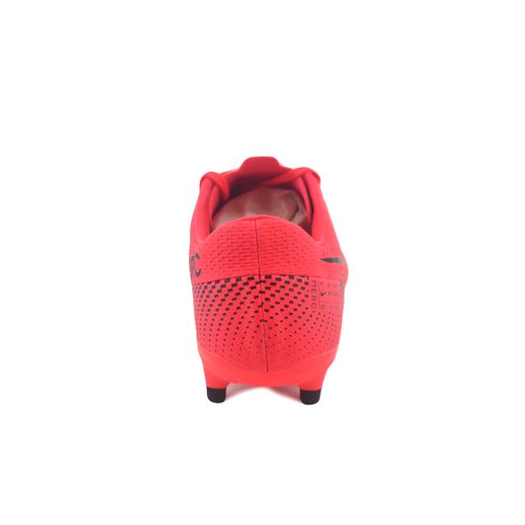 Nike presentó una colección de ropa inspirada en Kylian Mbappé y su  velocidad | Marketing Registrado